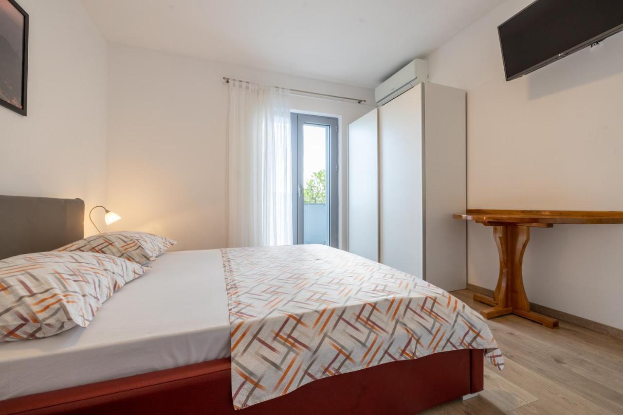 Family Apartments - Guesthouse Vranjes Makarska Dış mekan fotoğraf