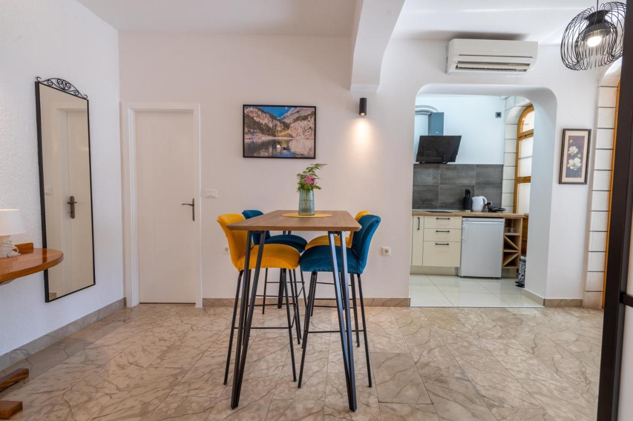 Family Apartments - Guesthouse Vranjes Makarska Dış mekan fotoğraf