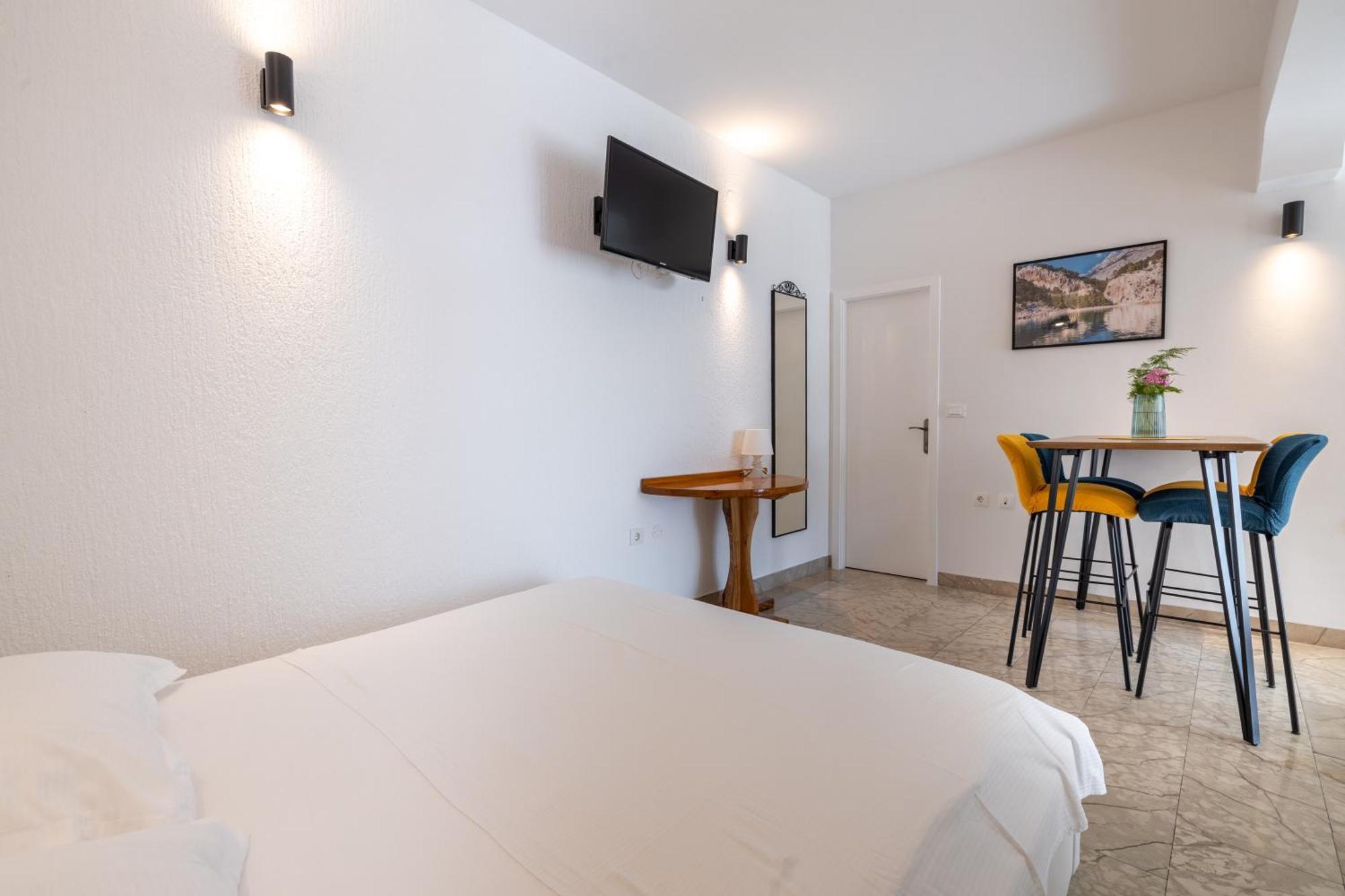 Family Apartments - Guesthouse Vranjes Makarska Oda fotoğraf